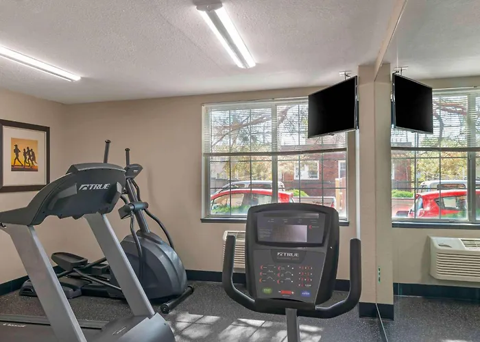 Extended Stay America Suites - Kansas City - Country Club Plaza