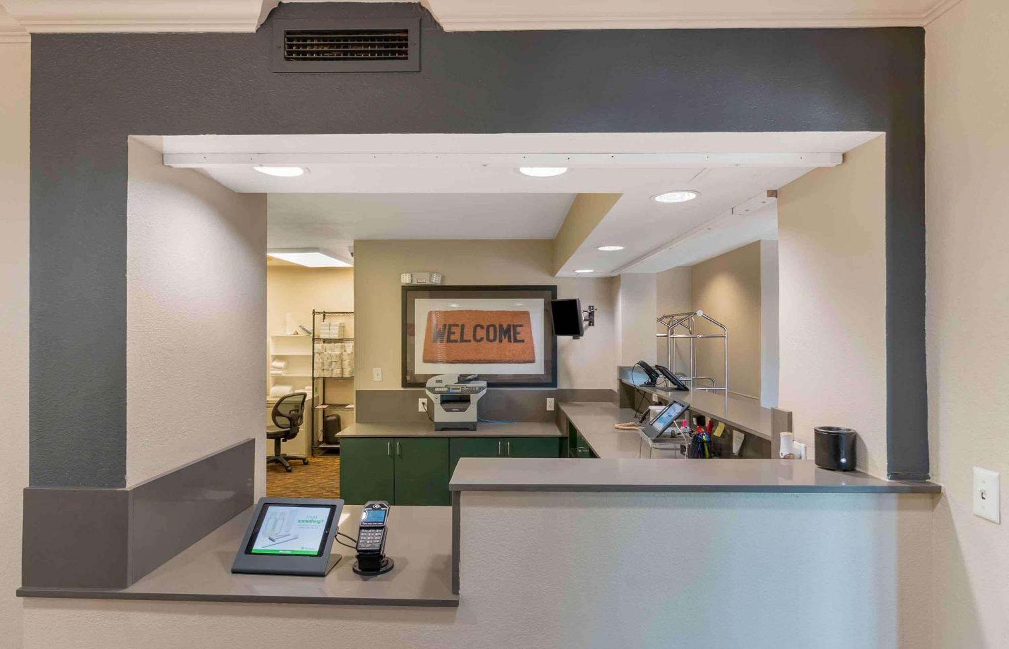 Extended America - - Country Club Plaza Hotel